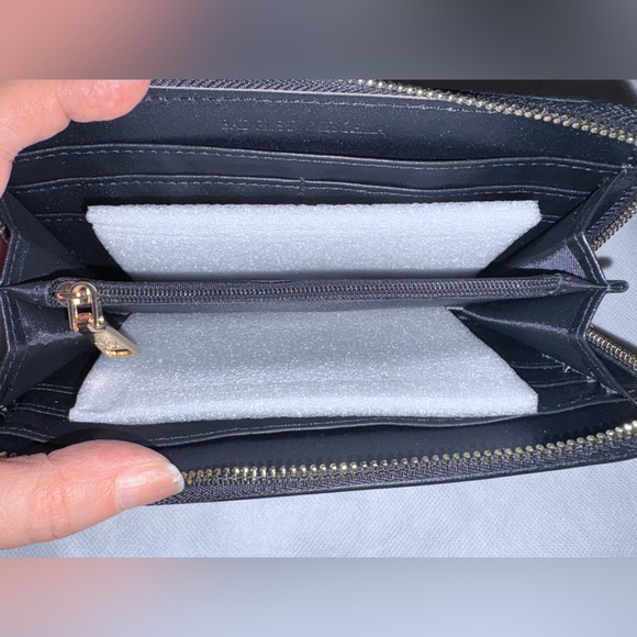 Badgley Mischka Studded Zip Around Wallet Black Gold Hardware NWT Designer - Picture 2 of 3